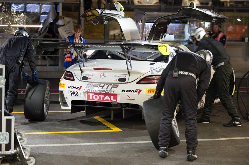 Mercedes-Benz SLS AMG GT3 выигрывает гонку в Спа